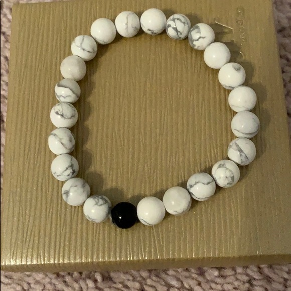 ⚫️⚪️ Beaded Bracelet ⚪️⚫️ - Picture 2 of 7